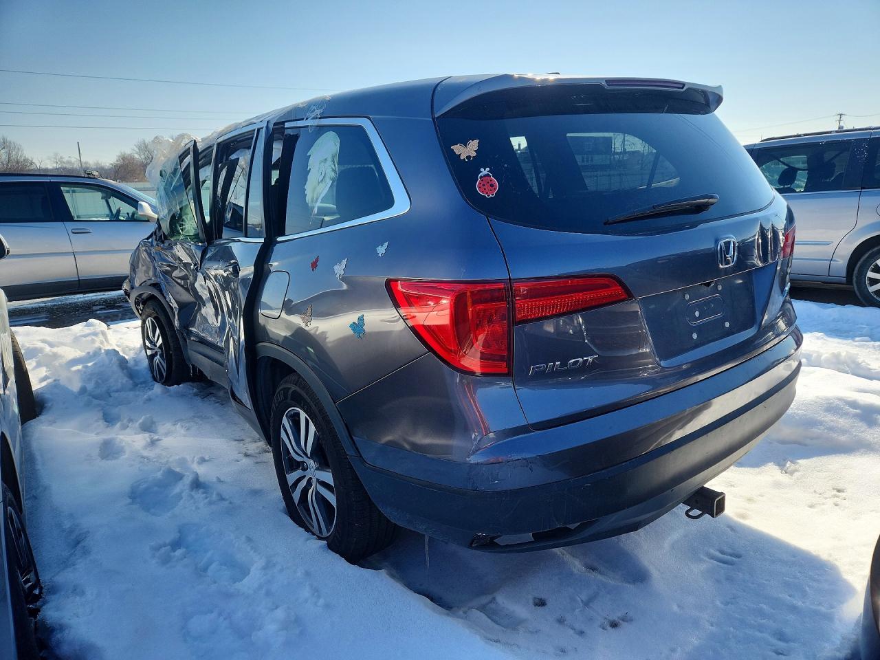 2018 Honda Pilot VIN 5FNYF6H55JB011597 photo 2