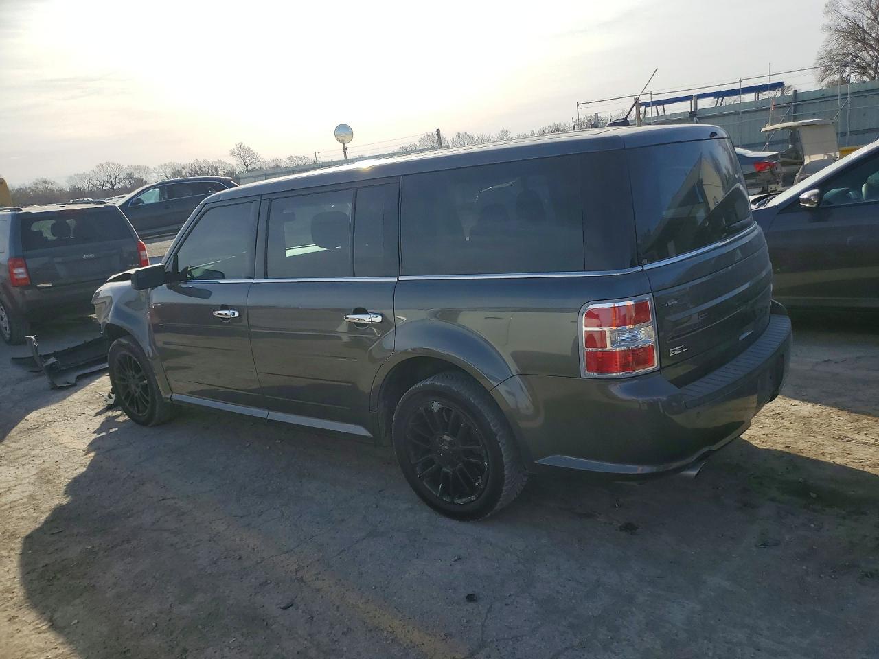 2016 Ford Flex VIN 2FMHK6C83GBA14271 photo 2