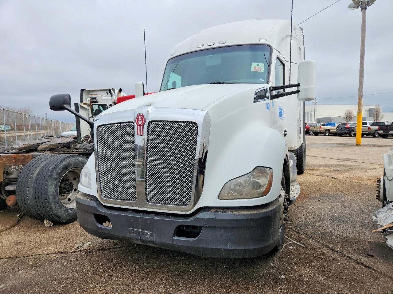 2019 KENWORTH All models VIN 1XKYDP9X4KJ223062 photo 2