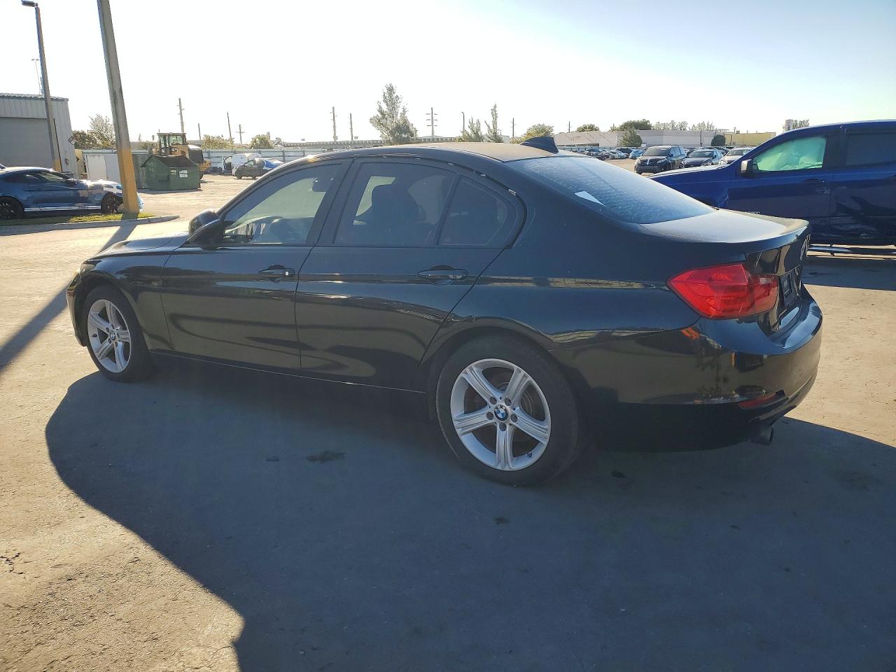 2014 BMW 3 series VIN WBA3B1C52EK135056 photo 2
