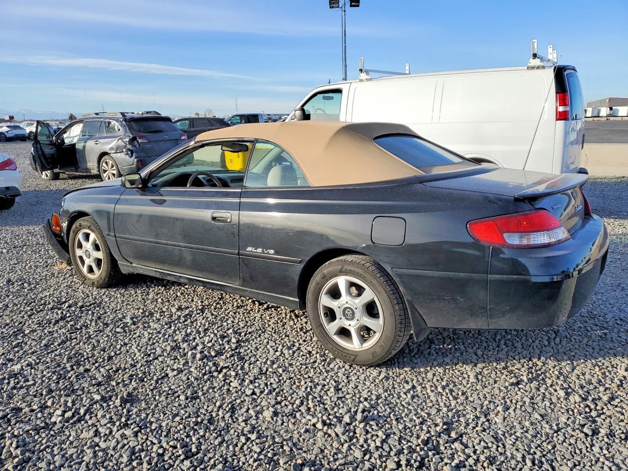 2000 TOYOTA Camry sola VIN 2T1FF28P1YC381090 photo 2