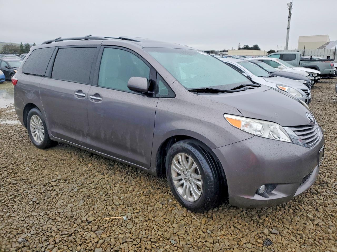 2017 Toyota All models VIN 5TDYZ3DC9HS861216 photo 4