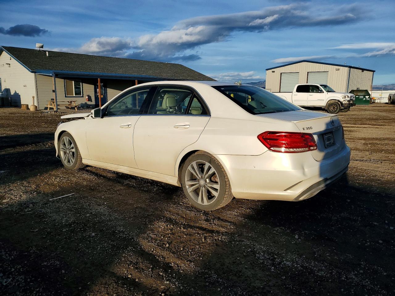 2014 Mercedes-Benz E-class VIN WDDHF5KB1EB026119 photo 2