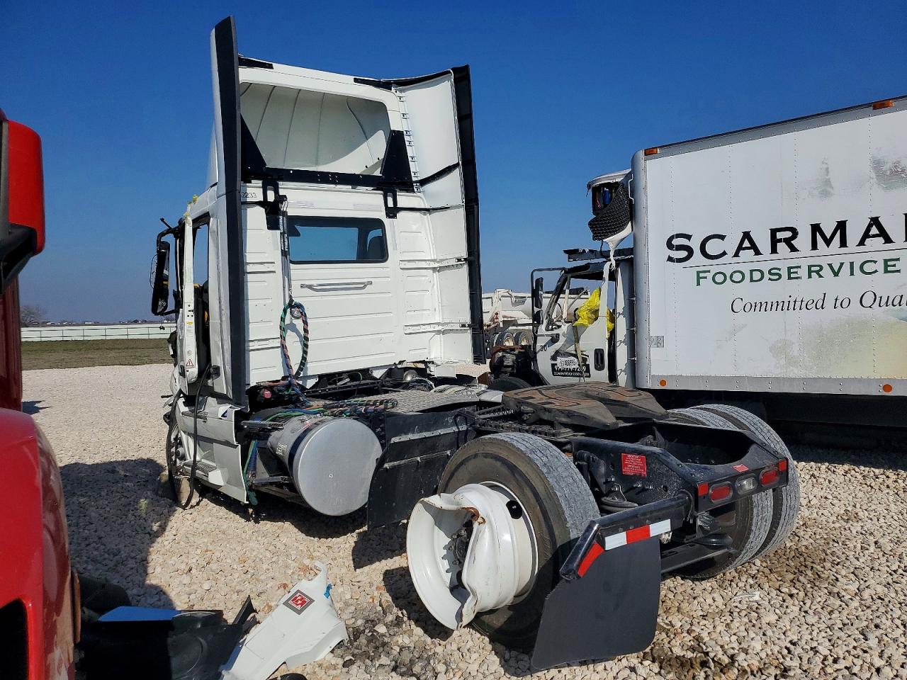 2025 Volvo All models VIN 4V4W39EG6SN670058 photo 3