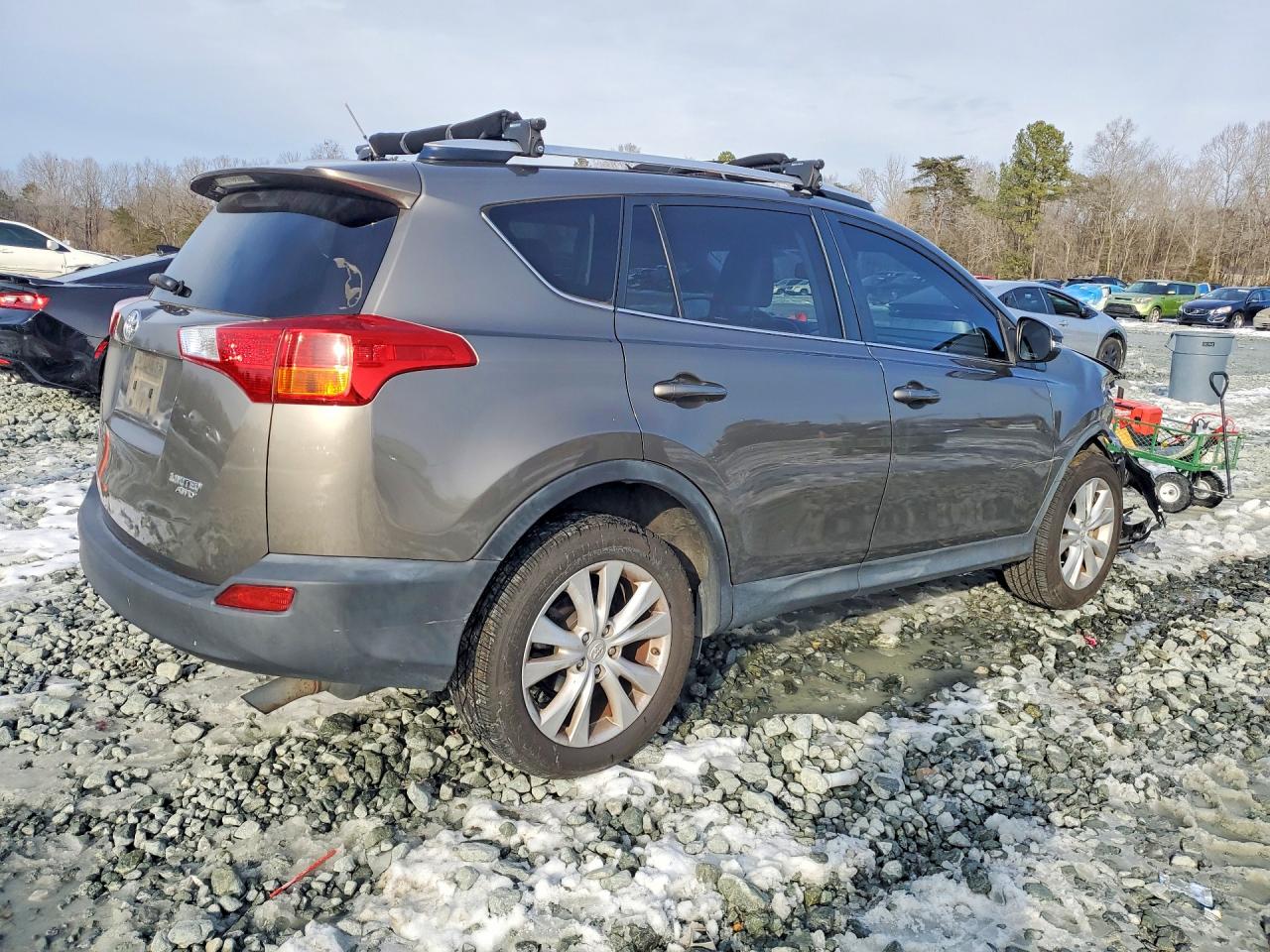 2013 Toyota Rav4 VIN JTMDFREV6DD015674 photo 3
