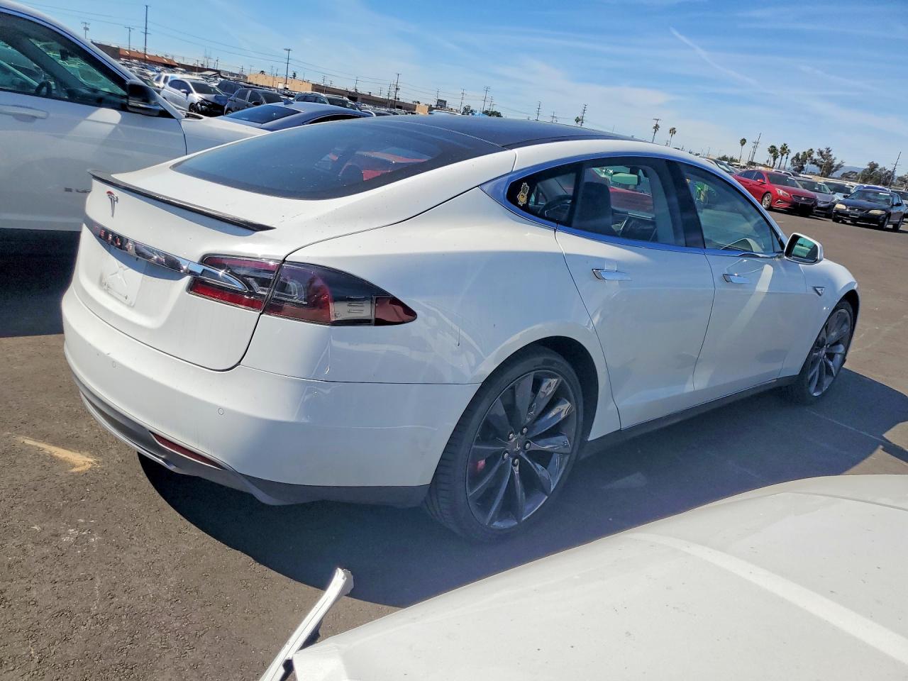 2014 Tesla Model s VIN 5YJSA1H11EFP45275 photo 3