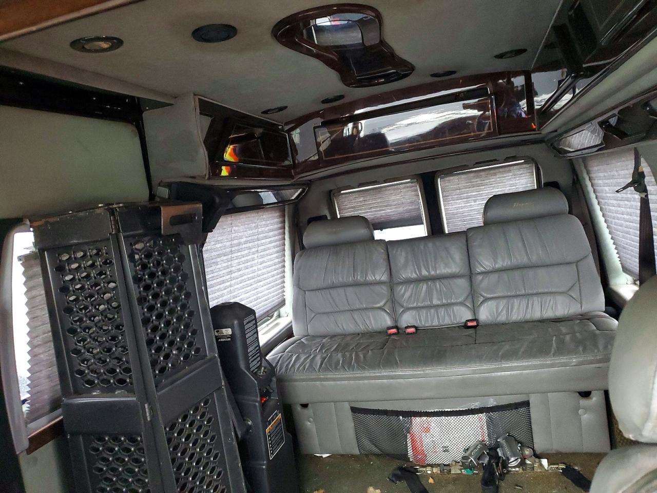 2002 Dodge B series VIN 2B6HB11Y42K143451 photo 10