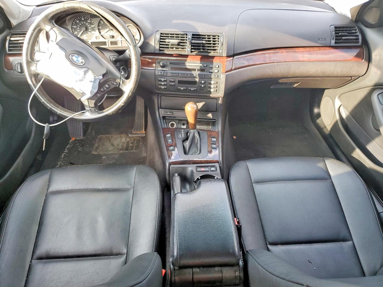 2005 BMW 3 series VIN WBAEV33495KX13267 photo 8