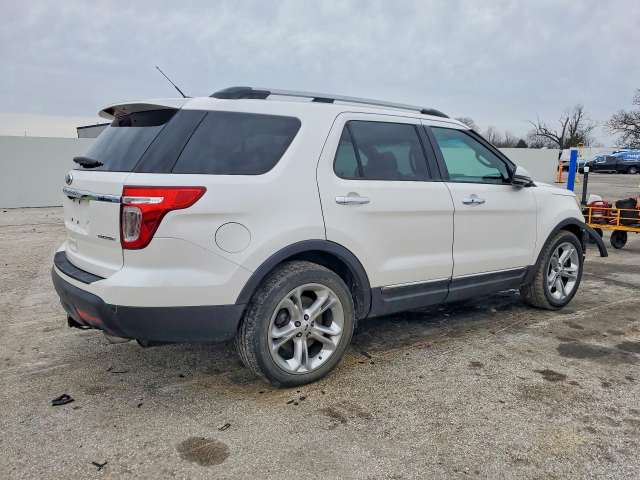 2013 Ford Explorer VIN 1FM5K7F84DGC01351 photo 3