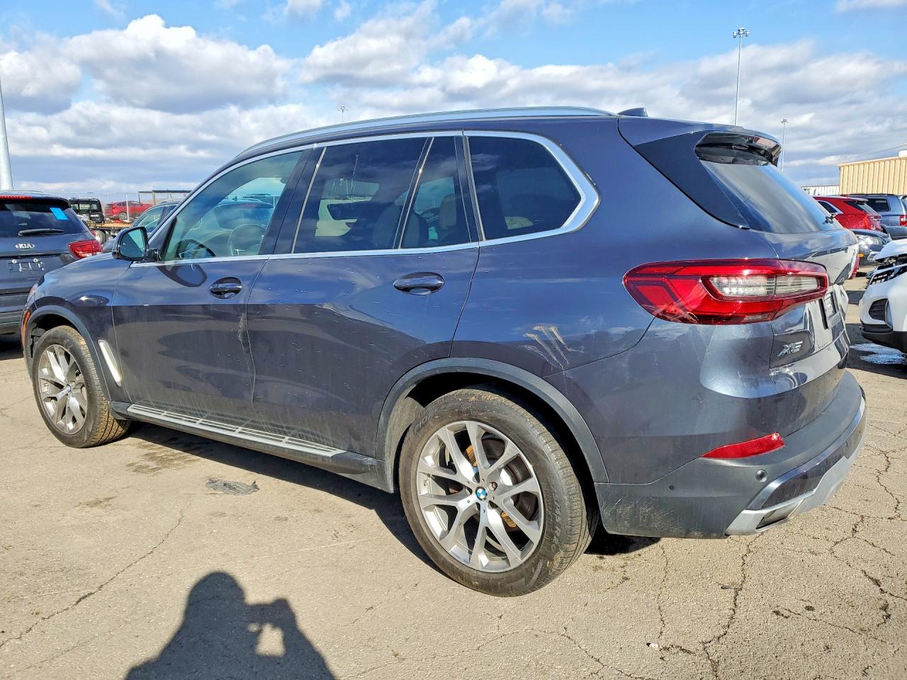 2019 BMW X5 VIN 5UXJU2C59KLN65553 photo 2