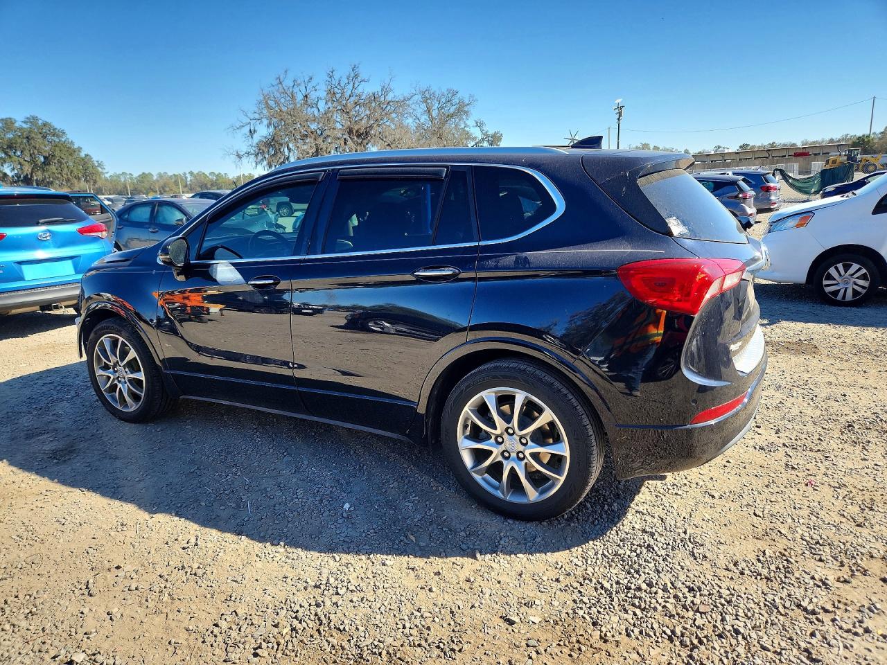 2020 Buick Envision VIN LRBFXCSA9LD155011 photo 2