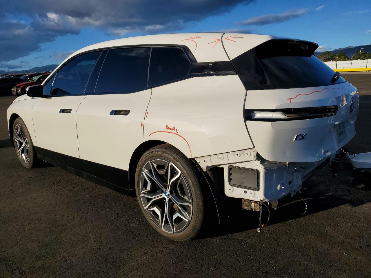 2023 BMW Ix xdrive5 VIN WB523CF00PCM75953 photo 2