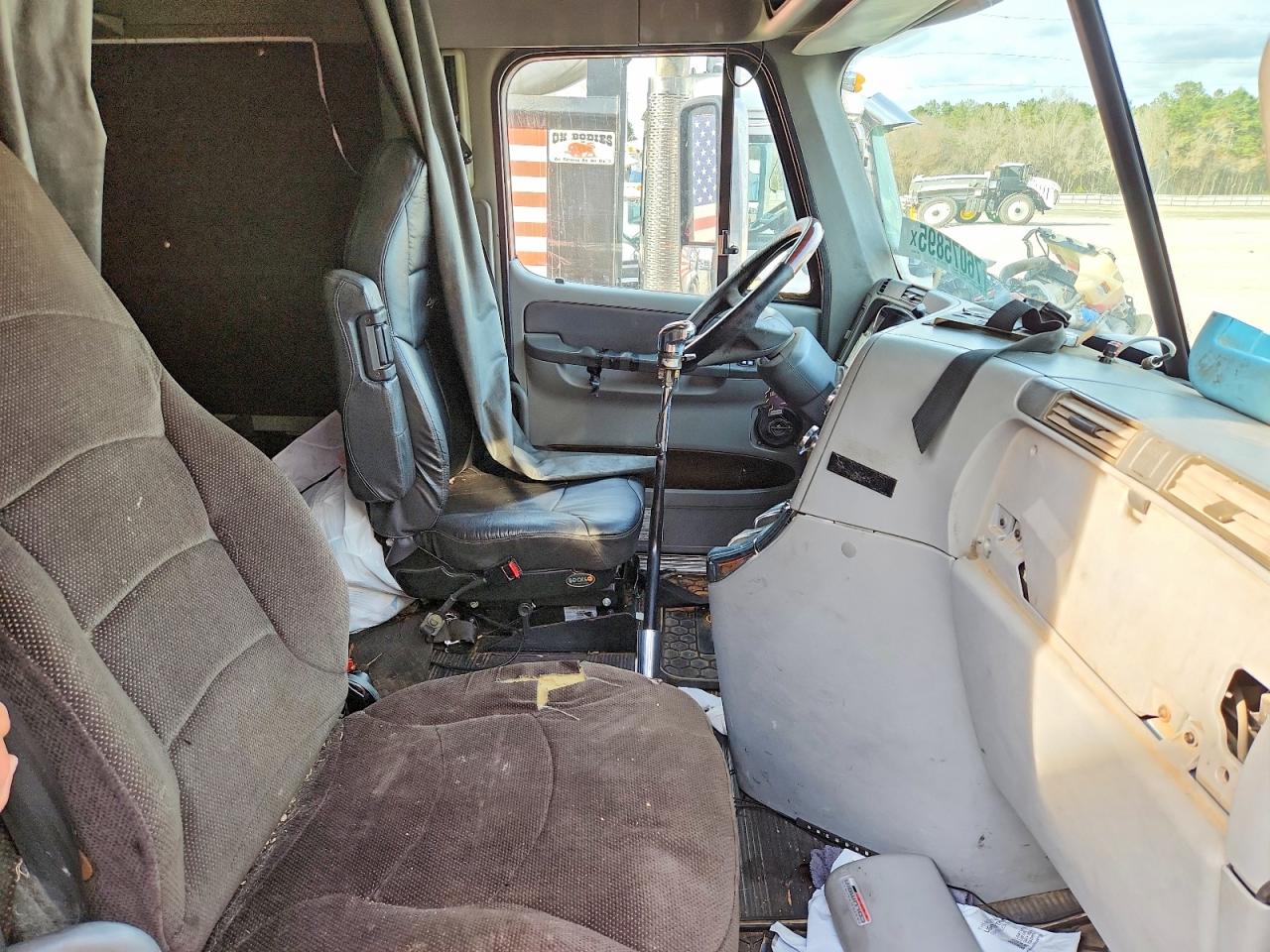 2002 FREIGHTLINER All other VIN 1FUJA6CG12LK06225 photo 5