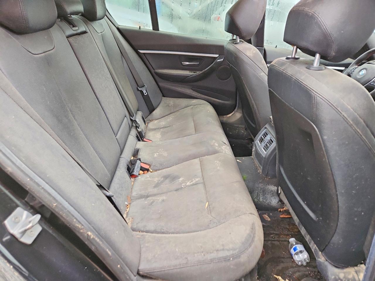 2018 BMW 3 series VIN WBA8D9C56JEM32144 photo 10