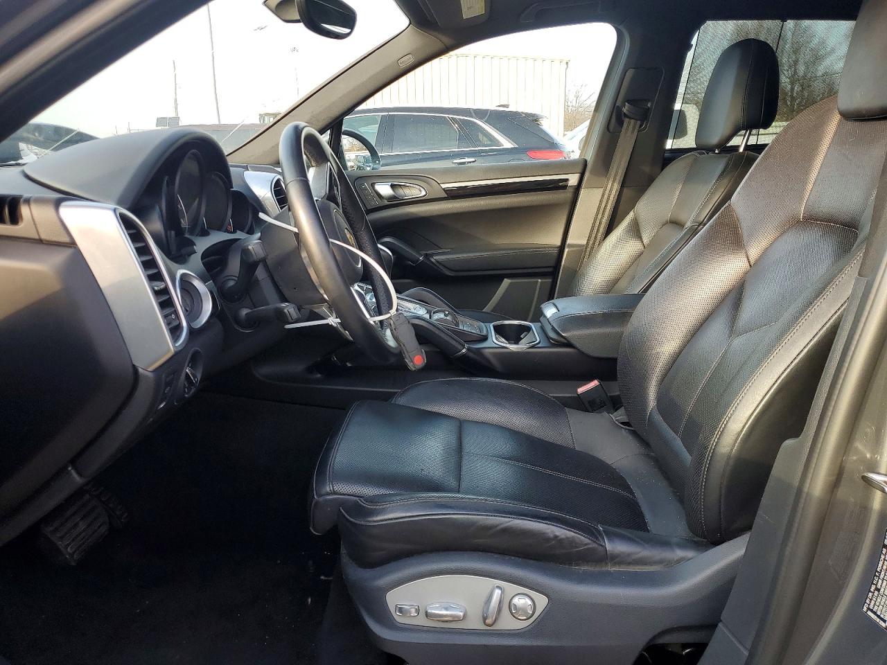 2017 Porsche Cayenne VIN WP1AA2A27HKA91912 photo 7