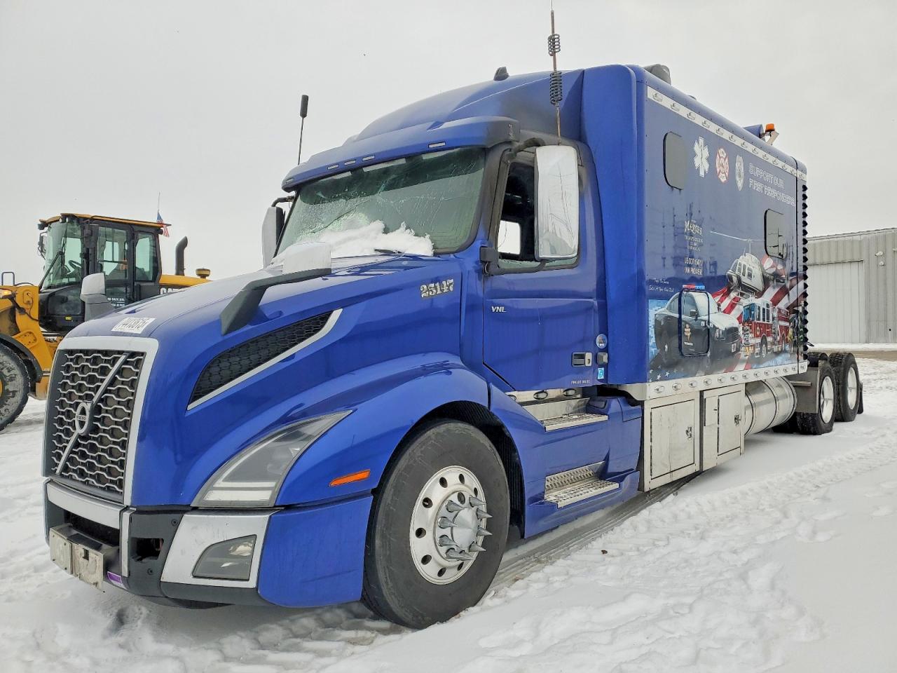 2023 VOLVO Vn VIN 4V4NC9EJ1PN314566 photo 2