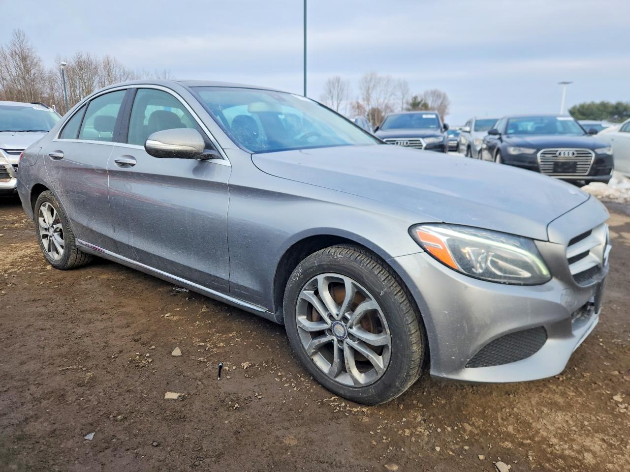 2015 Mercedes-Benz C class VIN 55SWF4KB7FU005686 photo 4
