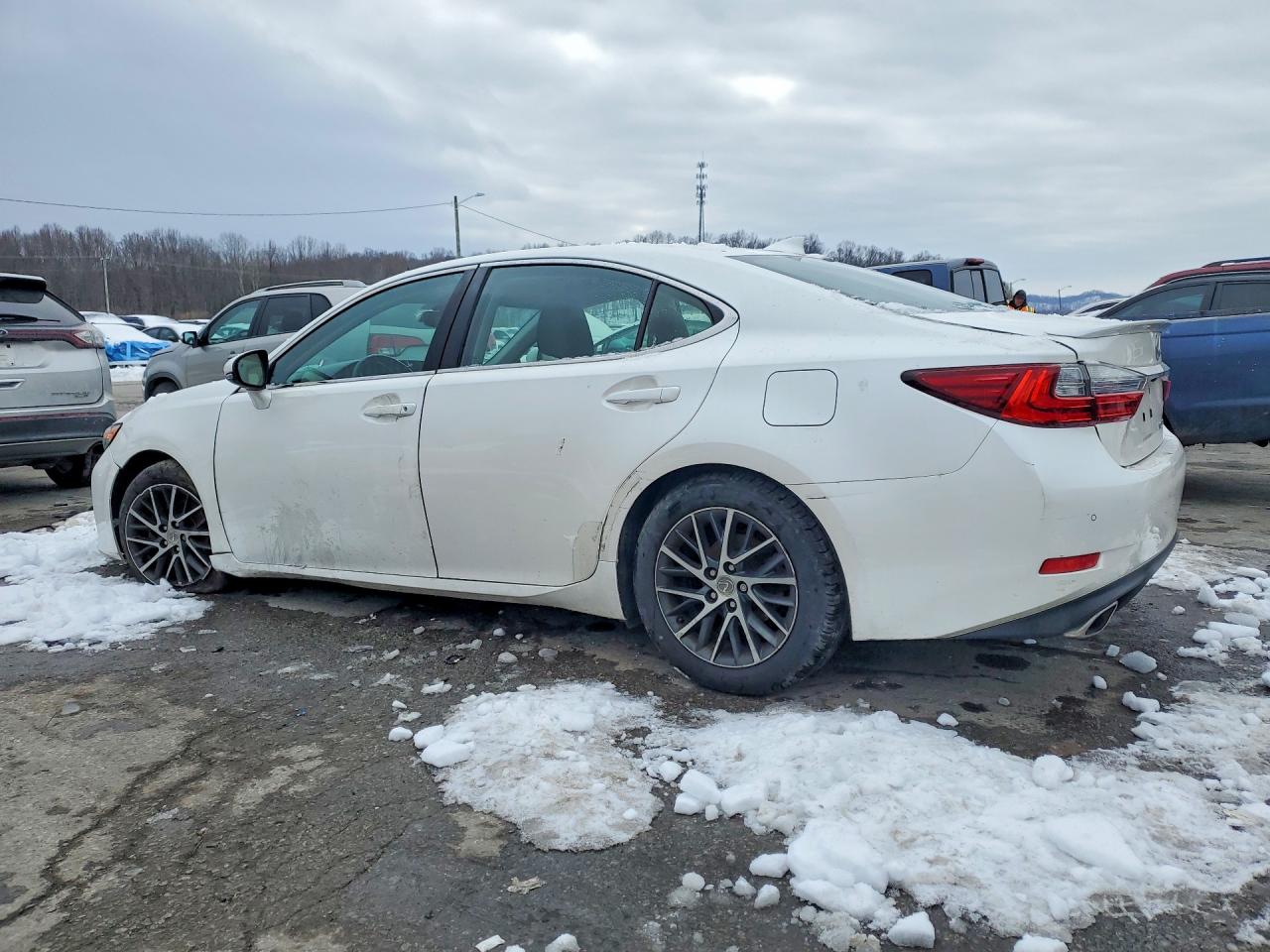 2016 Lexus ES350 VIN 58ABK1GG2GU019846 photo 2