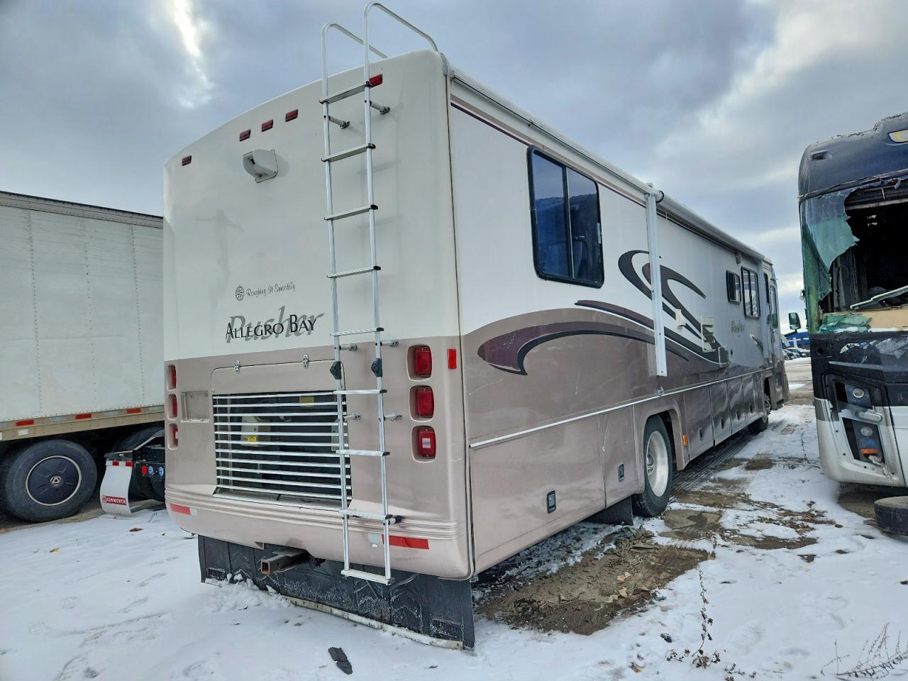 2000 FREIGHTLINER All other VIN 4UZ6XJCAXXCB97301 photo 4