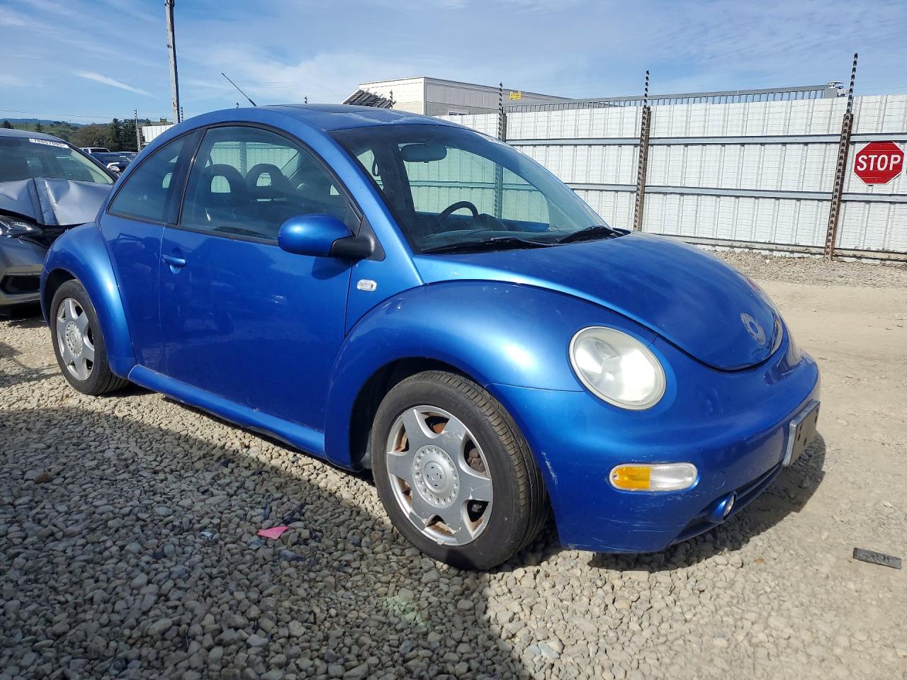 2001 Volkswagen Beetle VIN 3VWCD21C61M407838 photo 4