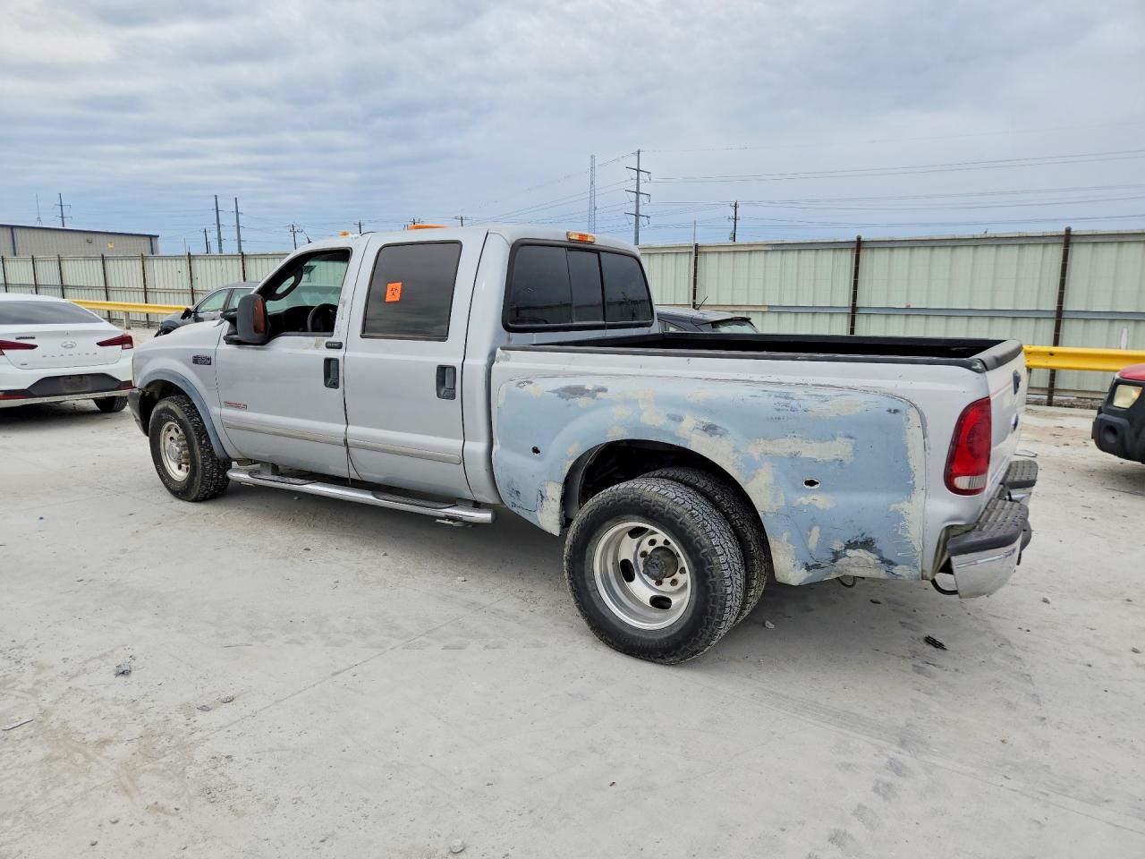 2004 Ford F250 VIN 1FTNW20P94EA61689 photo 2