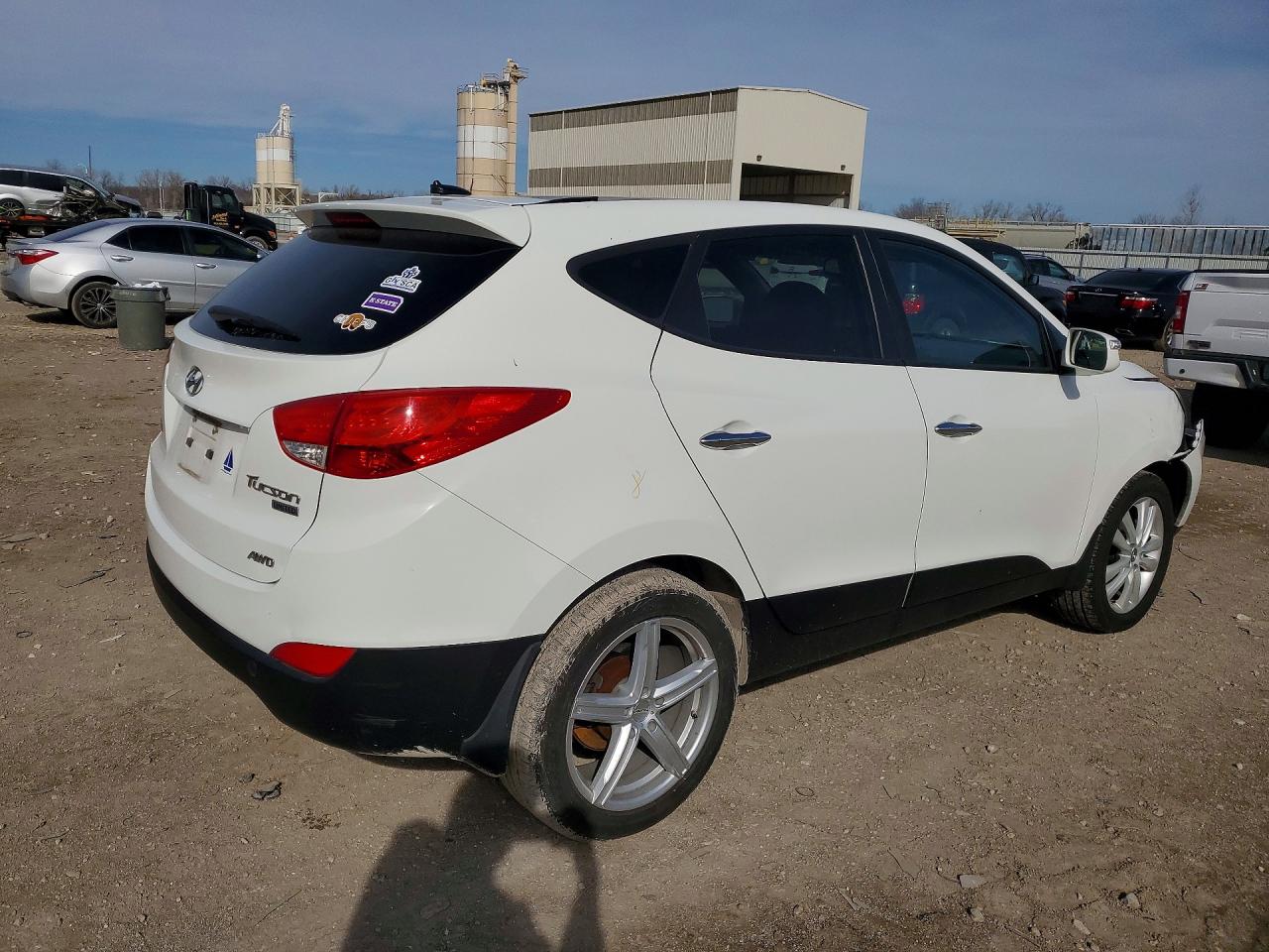 2013 HYUNDAI Tucson VIN KM8JUCAC4DU663570 photo 3