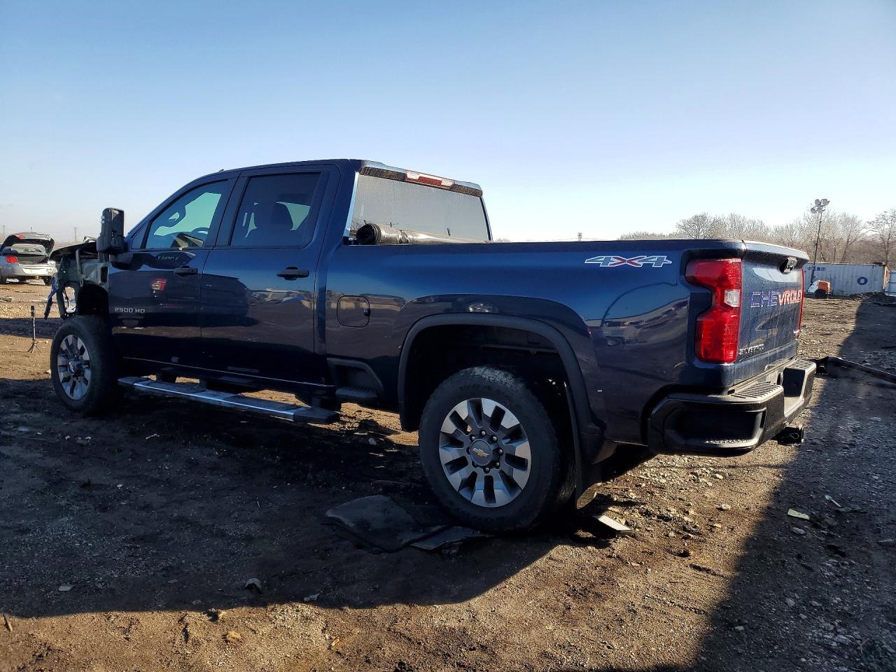 2022 Chevrolet All models VIN 1GC4YME73NF180974 photo 2