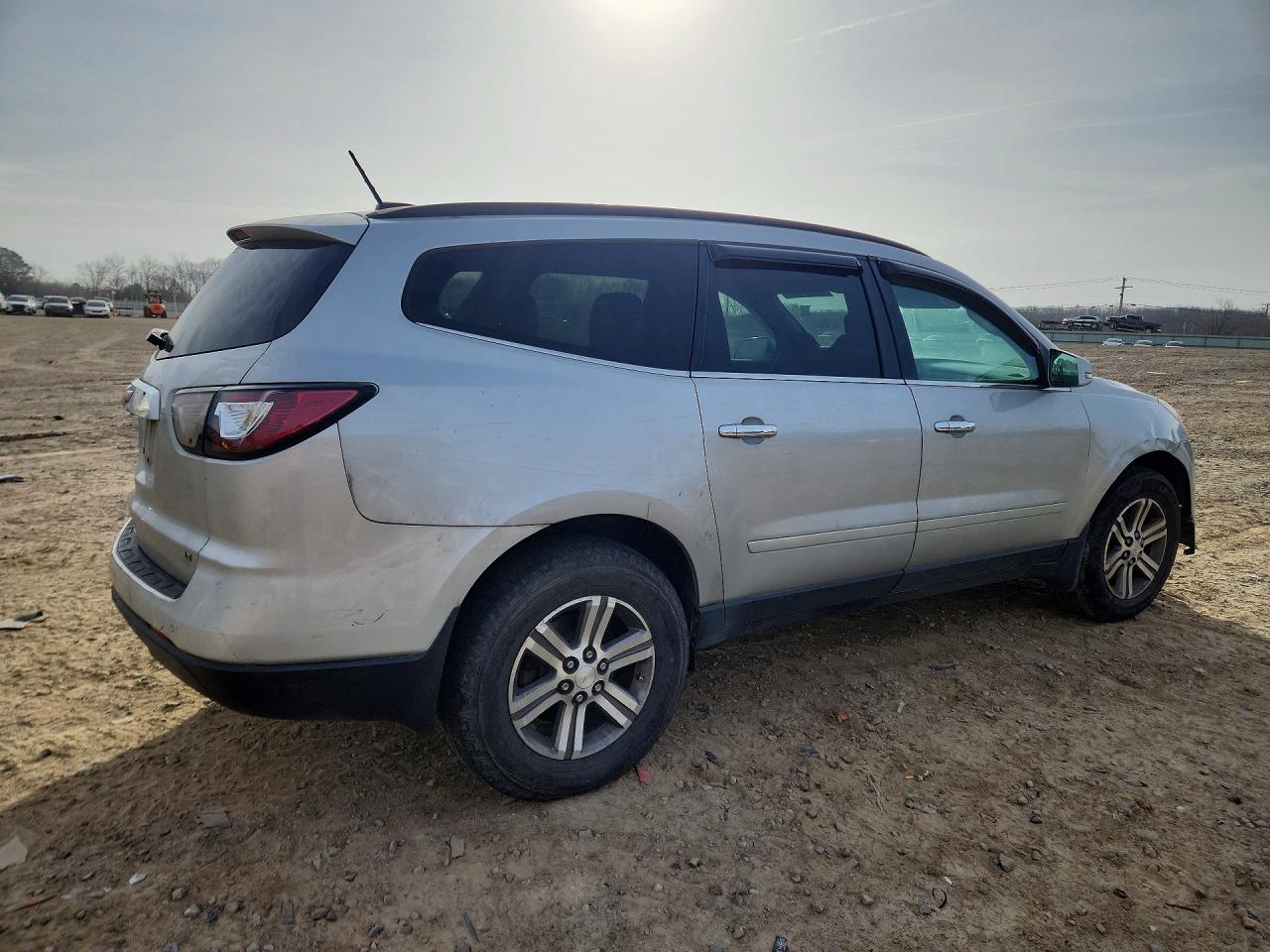 2017 Chev Traverse VIN 1GNKVGKD3HJ110363 photo 3