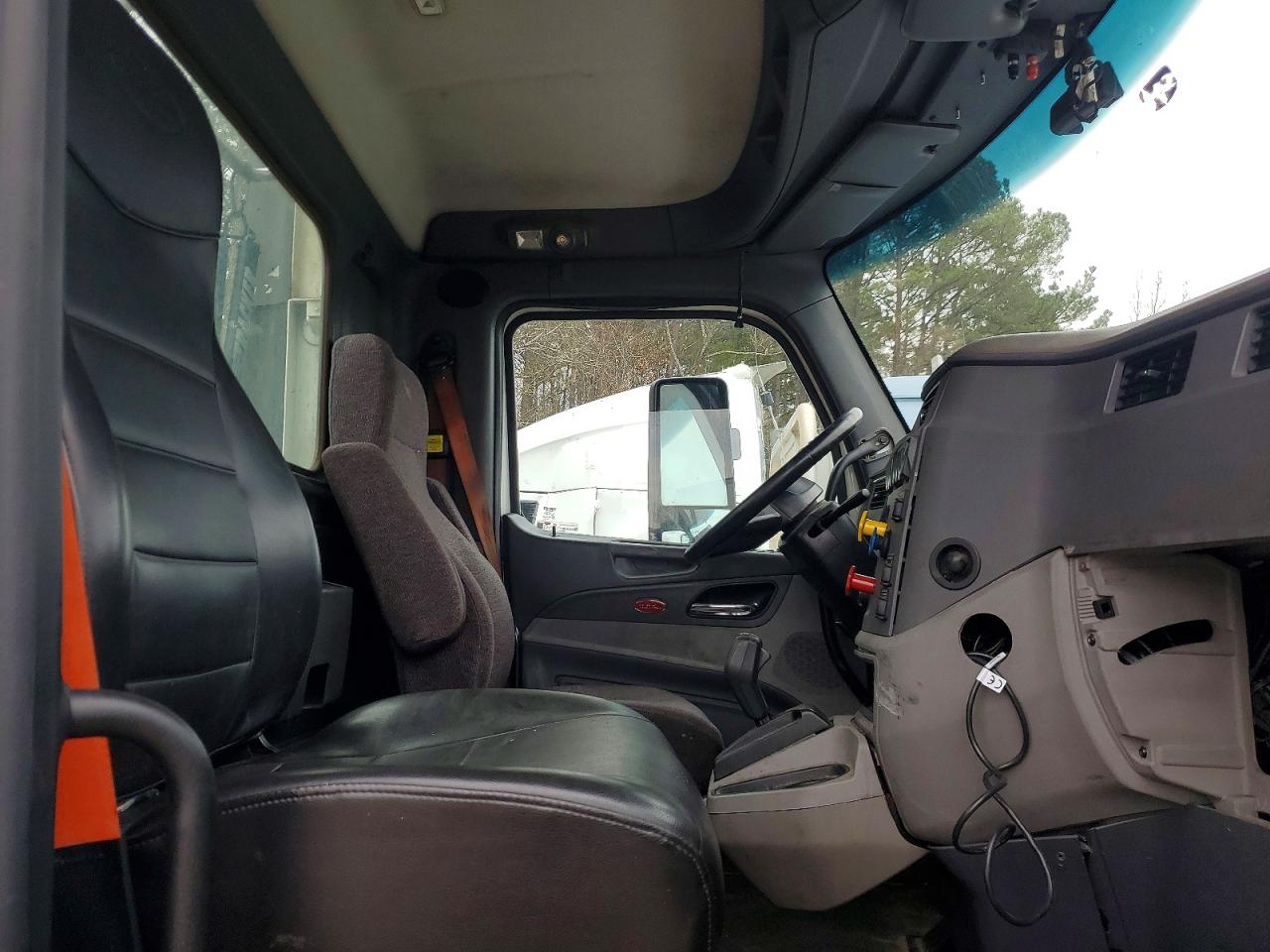 2017 PETERBILT All models VIN 1XPBA48X8HD428674 photo 6