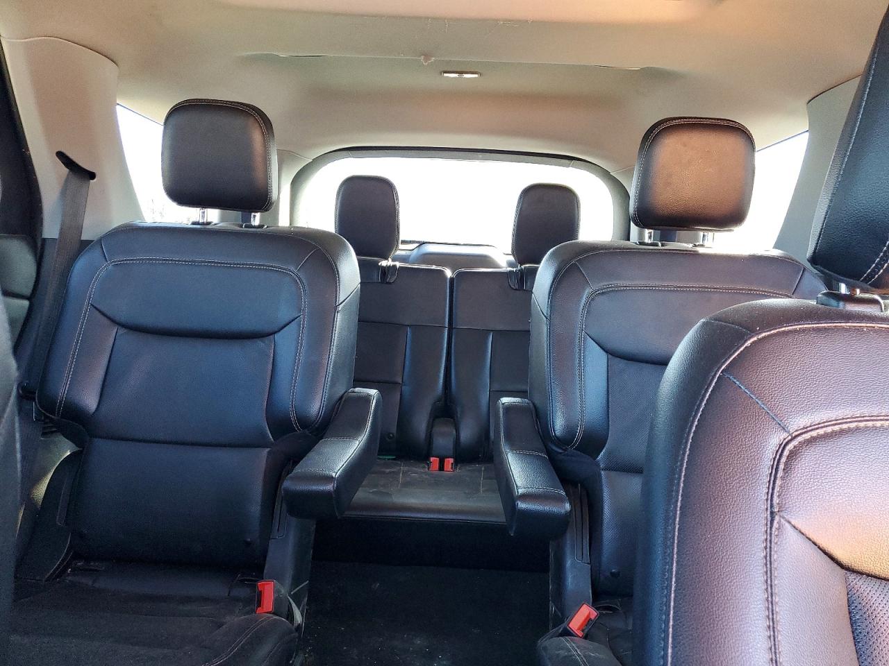 2023 Ford Explorer VIN 1FMSK7FH9PGA90416 photo 10