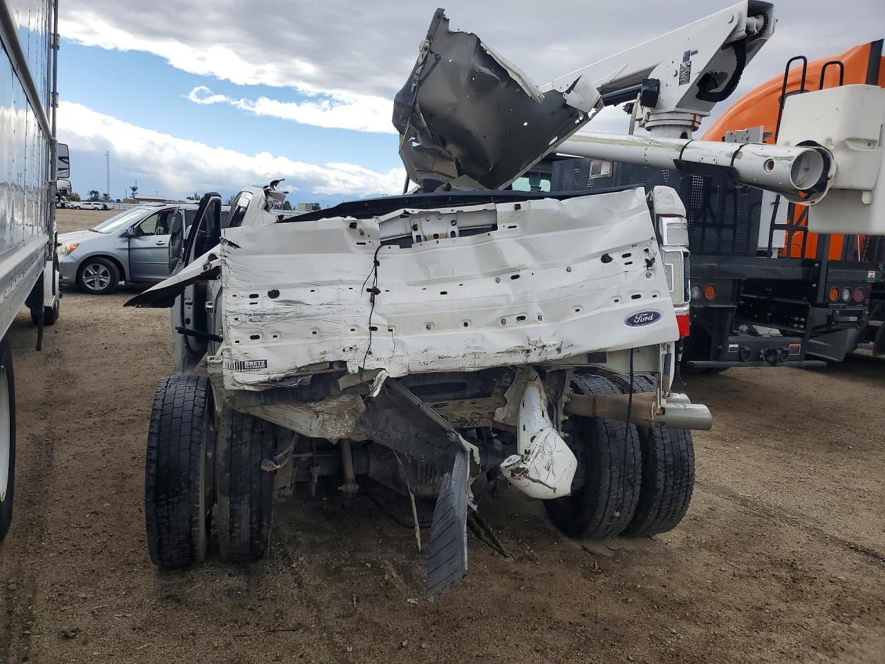 2021 Ford F450 VIN 1FT8W4DT4MEC79491 photo 2