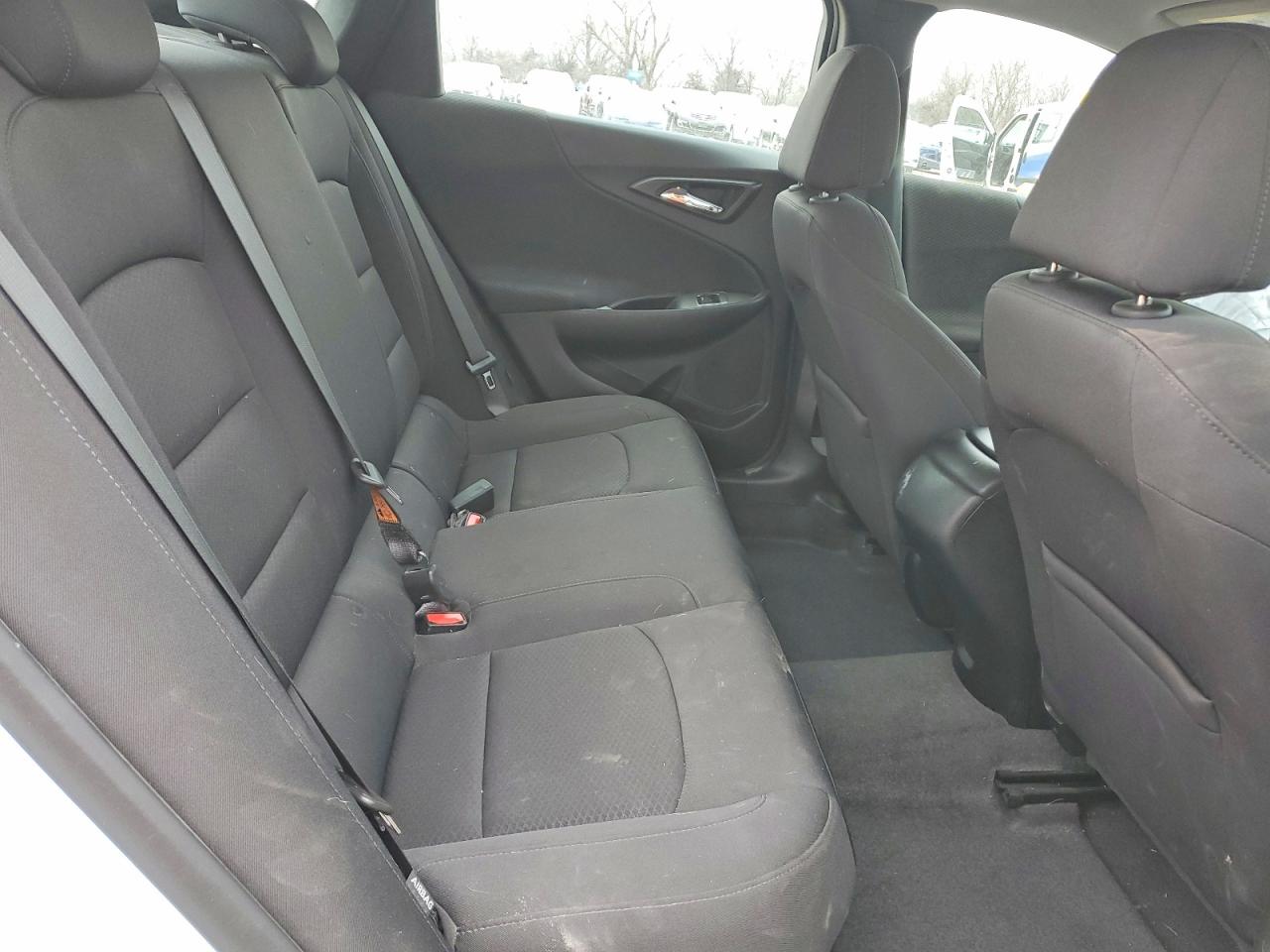 2020 Chev Malibu VIN 1G1ZB5ST8LF087503 photo 10