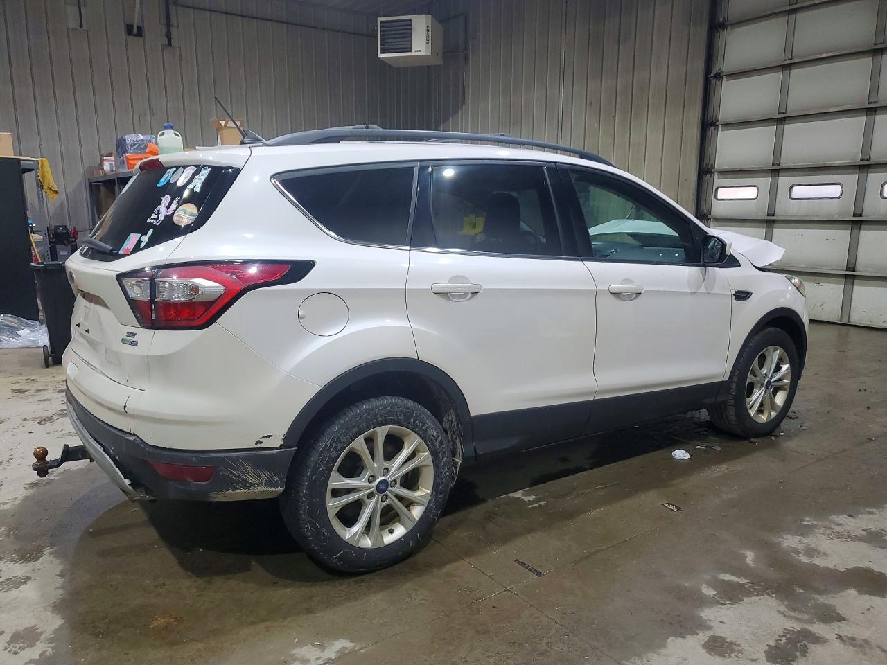 2018 Ford Escape VIN 1FMCU9GD2JUA77604 photo 3