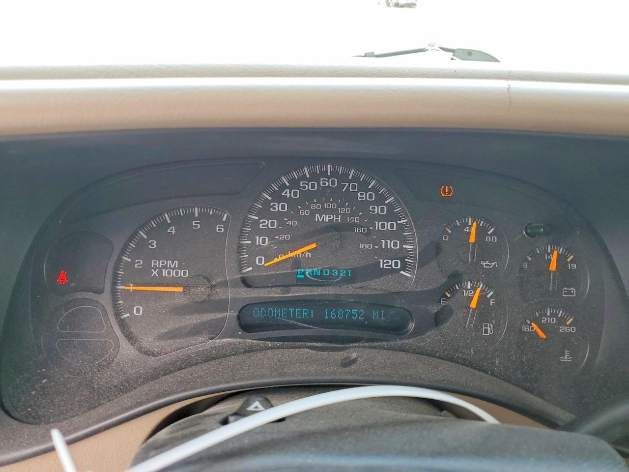 2004 GMC Yukon VIN 1GKEC13V94R265192 photo 9