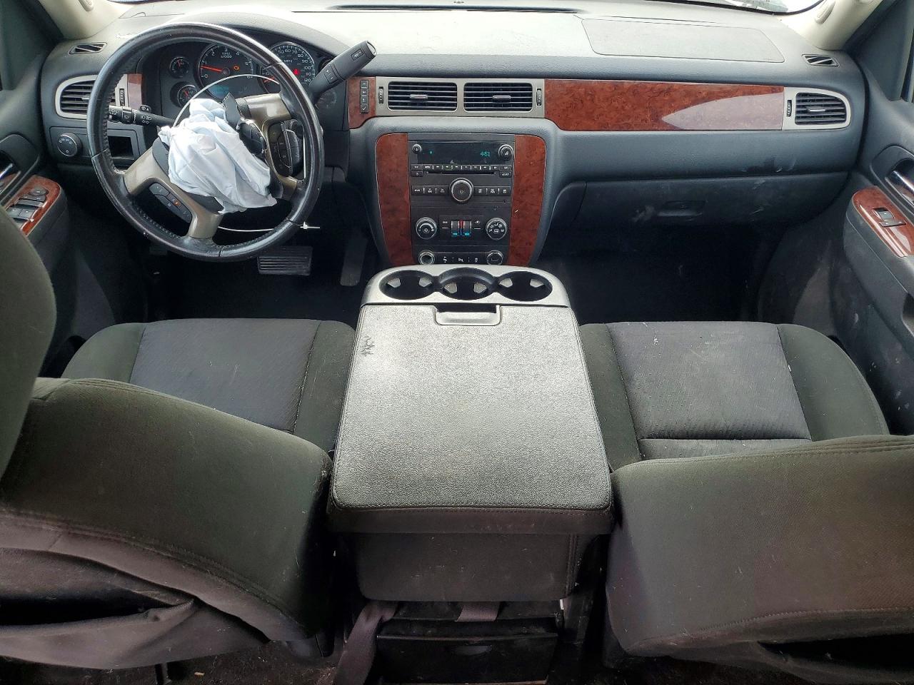 2014 Chevrolet Suburban VIN 1GNSCHE09ER136600 photo 8
