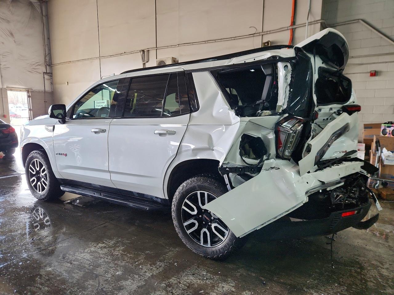 2024 GMC Yukon VIN 1GKS2CKD2RR364261 photo 2