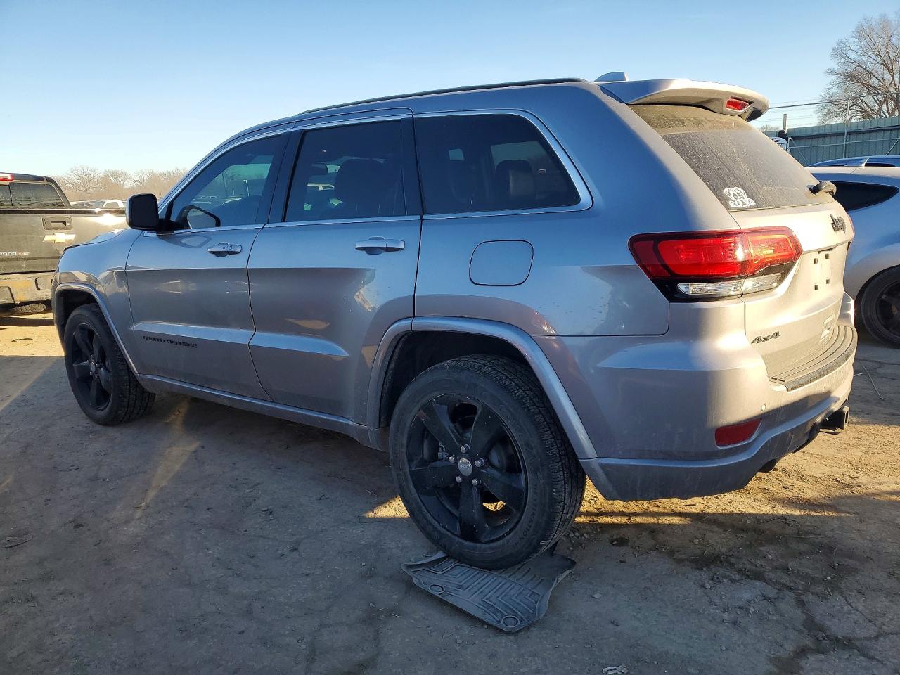 2015 Jeep Grand cher VIN 1C4RJFAG0FC869482 photo 2