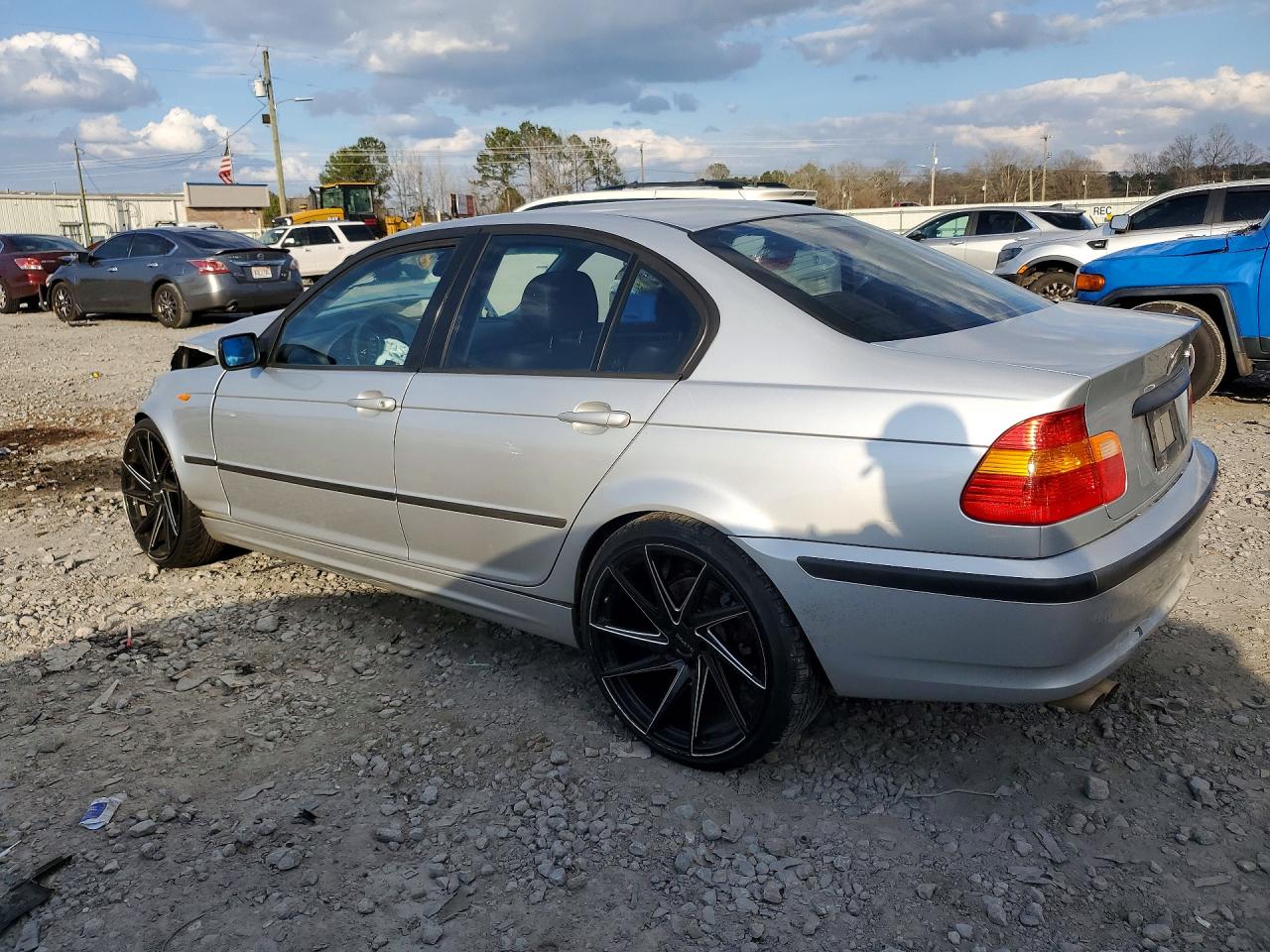 2005 BMW 3 series VIN WBAEV33495KX13267 photo 2
