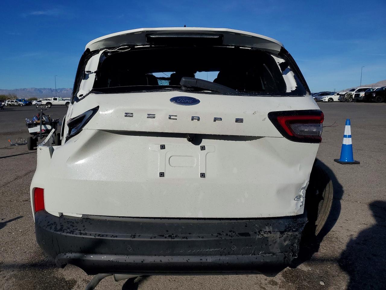 2026 Ford Escape VIN 1FMCU0MN4TUA32689 photo 6
