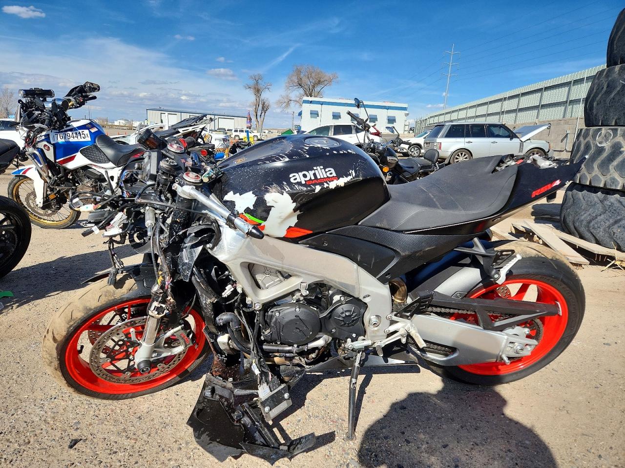 2024 Aprilia Motorcycle VIN ZD4KYUA00RS001081 photo 3