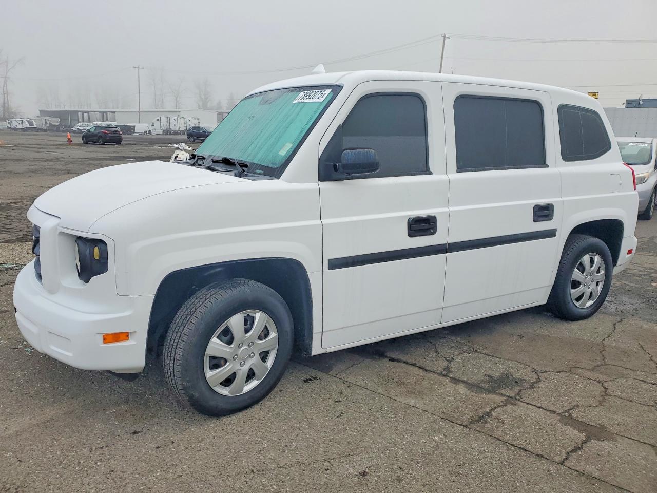 2012 Vpg Mv-1 VIN 523MF1B6XCM101030 photo 1