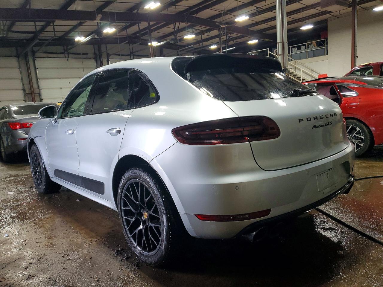 2017 PORSCHE Macan VIN WP1AG2A54HLB56279 photo 2