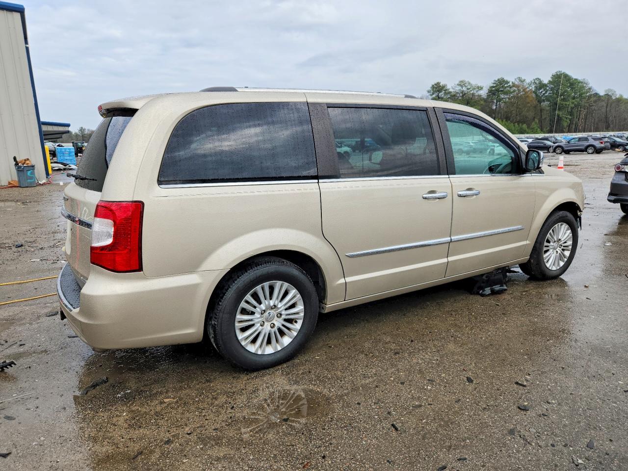 2014 Chrysler Minivan VIN 2C4RC1GGXER277145 photo 3