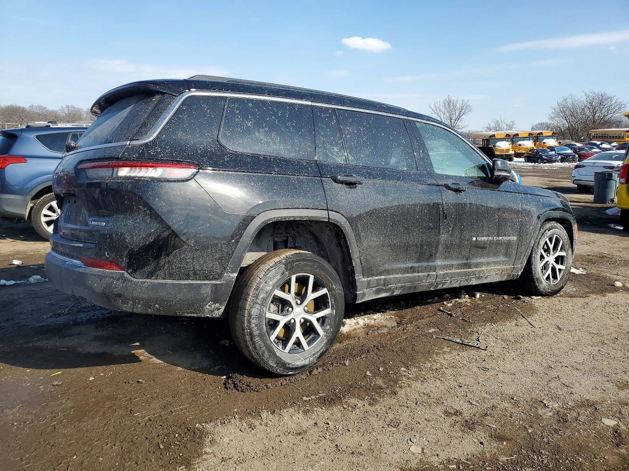 2024 Jeep Grand cher VIN 1C4RJKBG1R8551188 photo 3