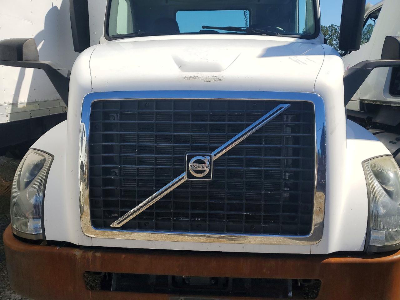 2015 Volvo All models VIN 4V4N19TG6FN922790 photo 7