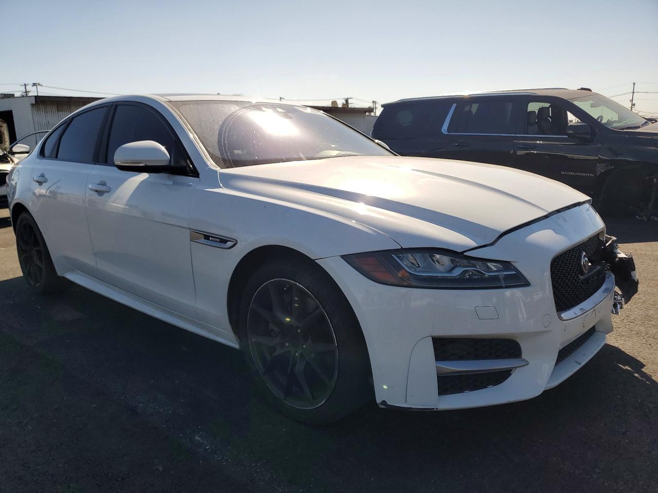 2016 Jaguar Xf VIN SAJBF4BV5GCY13402 photo 4