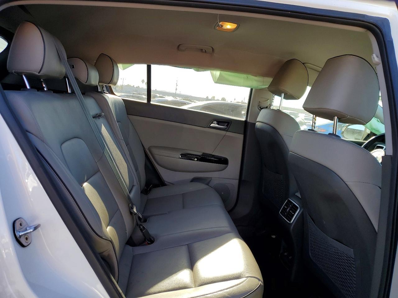 2018 Kia Sportage VIN KNDPNCAC1J7428663 photo 11