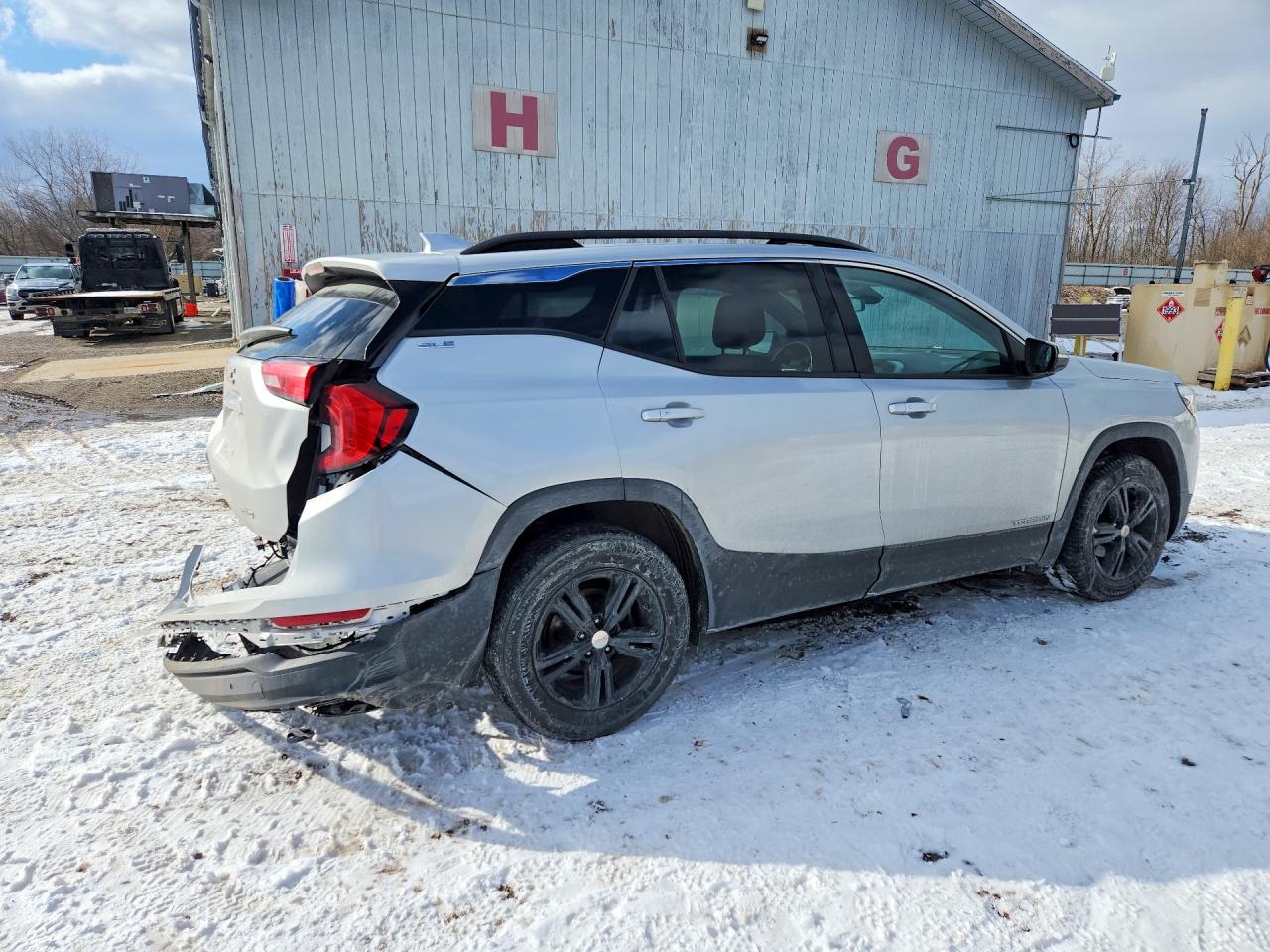 2020 GMC Terrain VIN 3GKALTEV1LL163284 photo 3