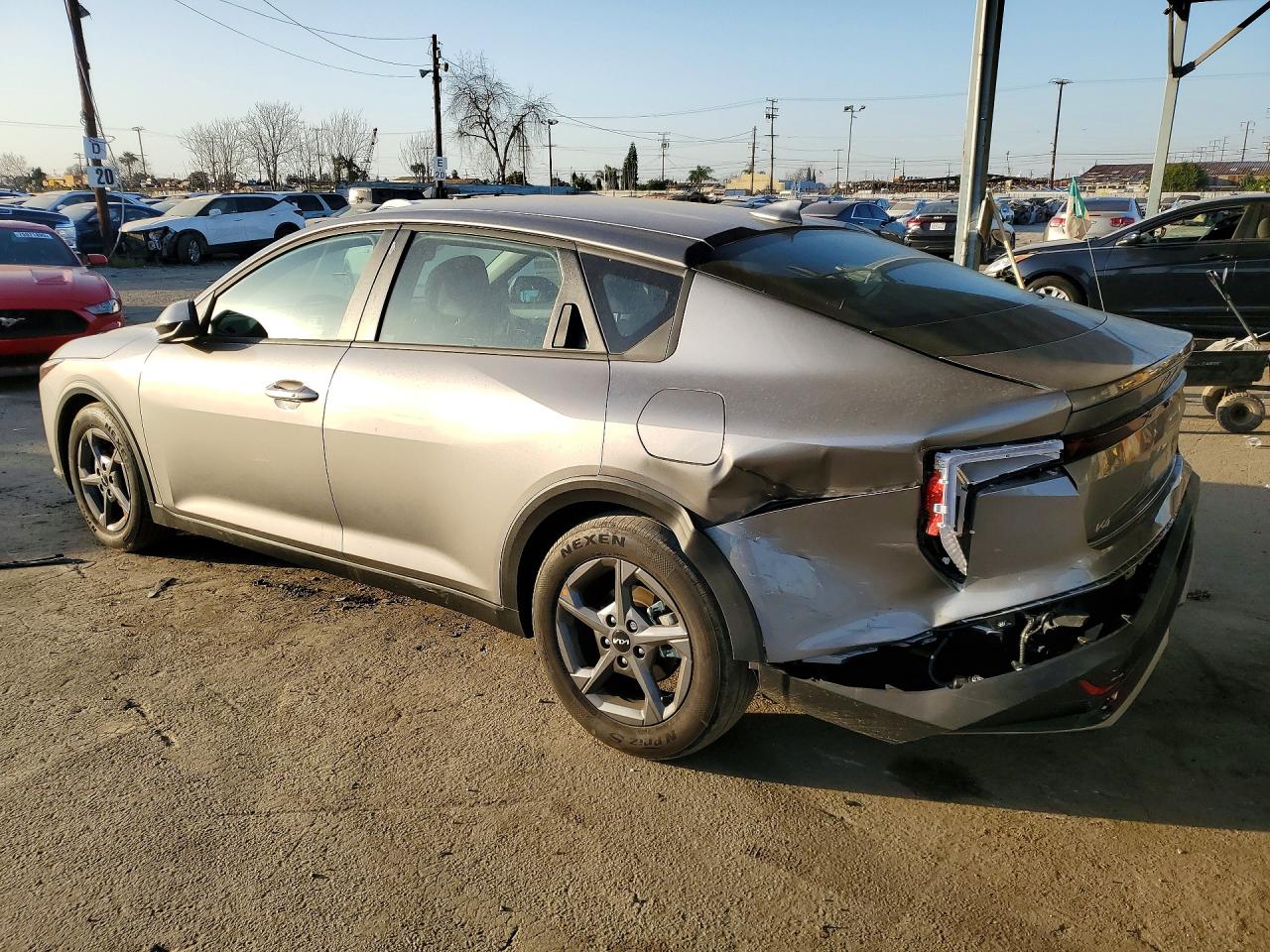 2025 Kia K4 lx VIN 3KPFT4DE9SE238292 photo 2