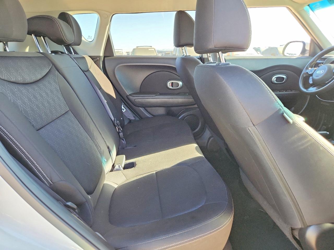 2017 Kia Soul VIN KNDJN2A26H7480744 photo 10